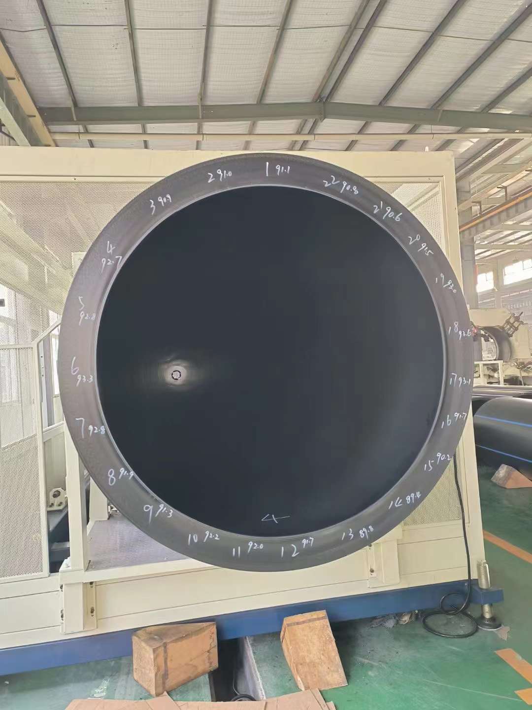 أنابيب ذات سماكة عالية وقطر كبير: كيفية تجنب الترهل في بثق الأنابيب