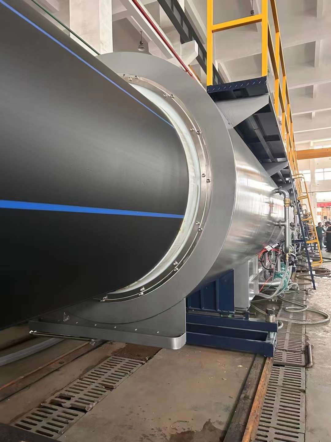 تم بنجاح إكمال خط إنتاج البثق الجديد PE1600(SDR13.6) وهو في انتظار التسليم!