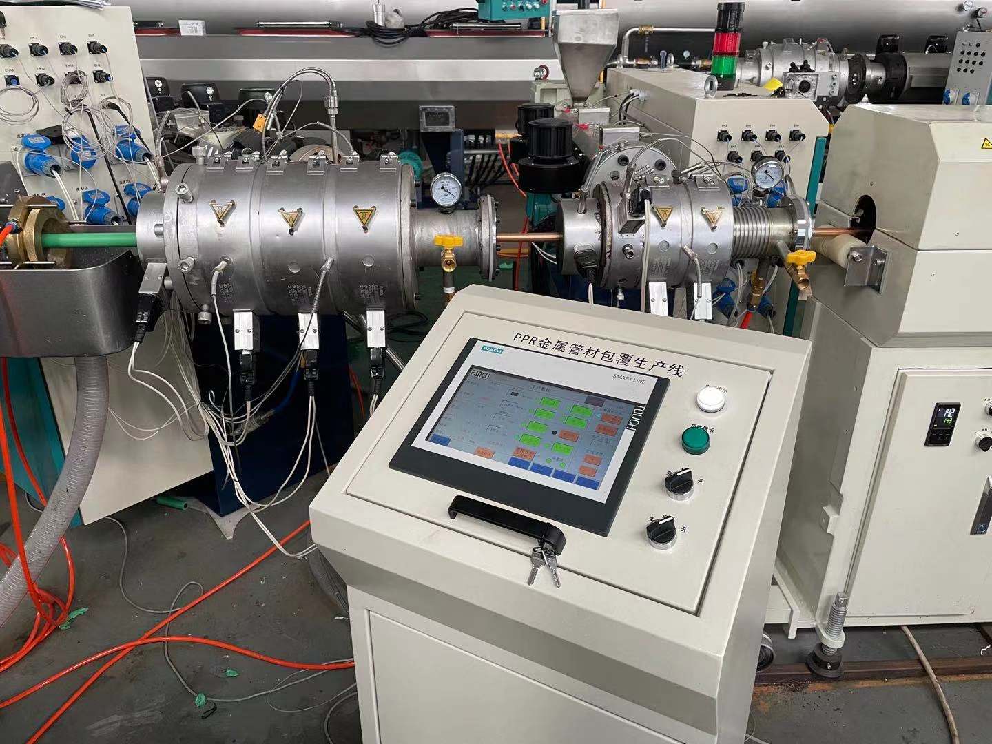 كيفية صيانة خط إنتاج أنابيب المواد المركبة