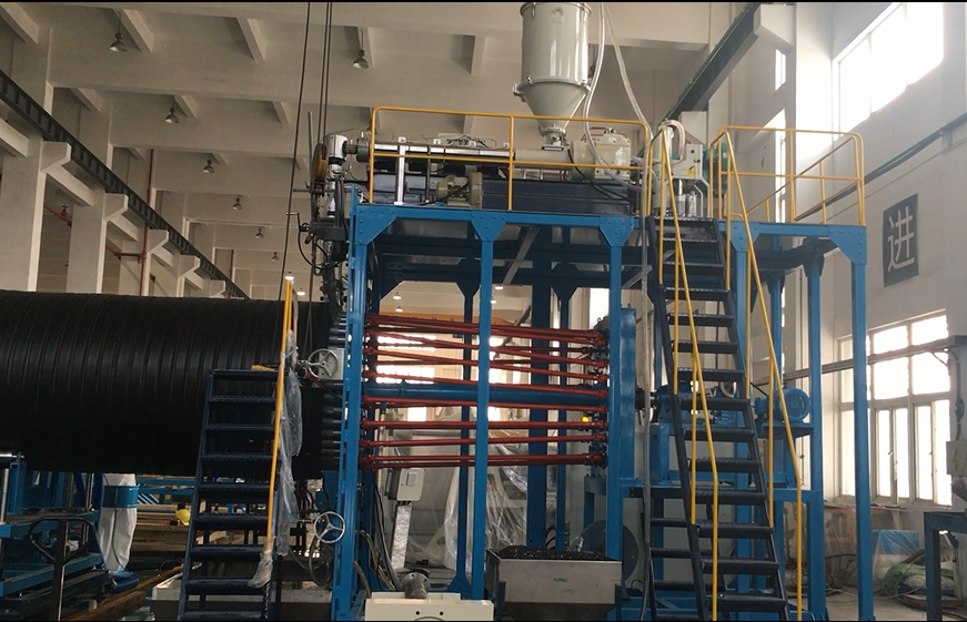 إنتاج الأنابيب المتعرجة HDPE ذات القطر الكبير